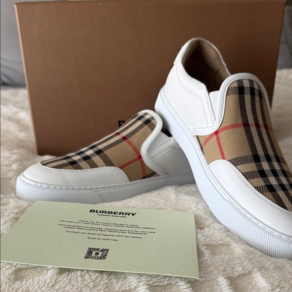 Burberry White Leather Slip-On Sneakers with Beige Vintage Check